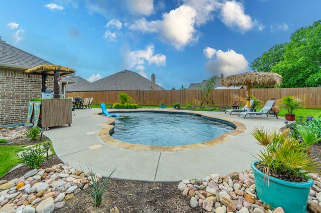 408 Valley Brook Court, Waxahachie, TX 75165