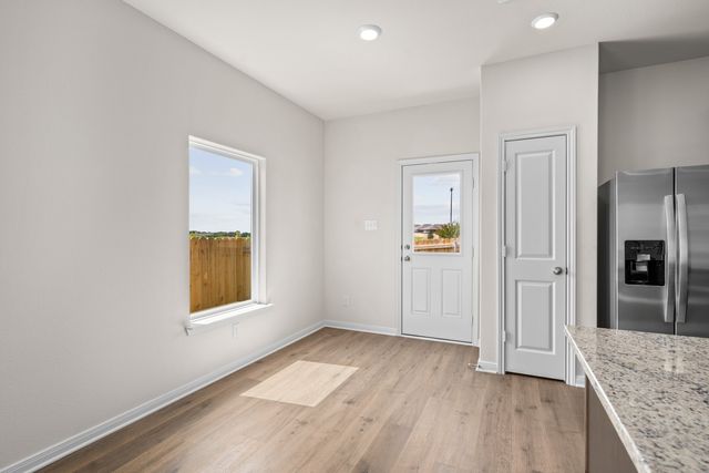 8325 White Wolf Trail, Ponder, TX 76259