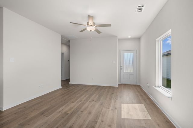 8325 White Wolf Trail, Ponder, TX 76259