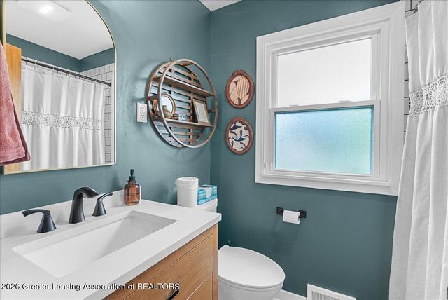 2800 Fernwood Avenue, Lansing, MI 48912