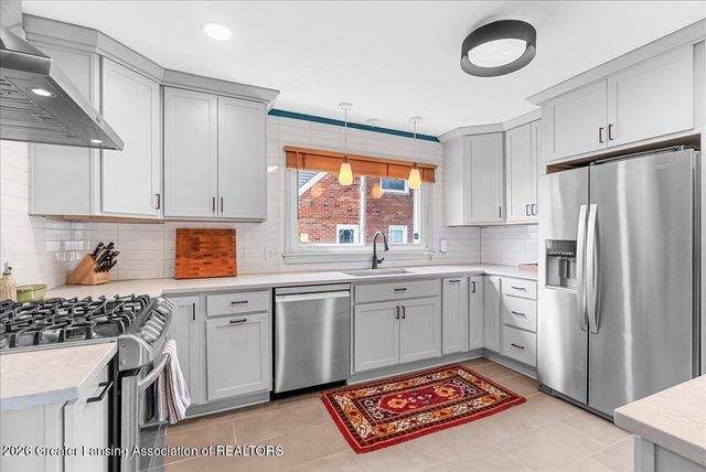 2800 Fernwood Avenue, Lansing, MI 48912