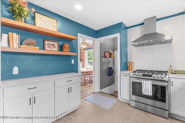 2800 Fernwood Avenue, Lansing, MI 48912