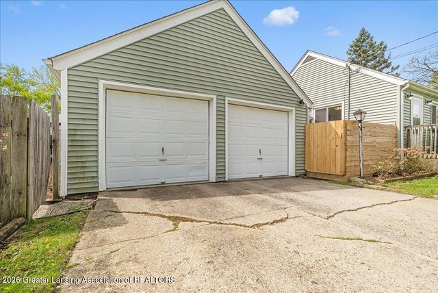 2800 Fernwood Avenue, Lansing, MI 48912