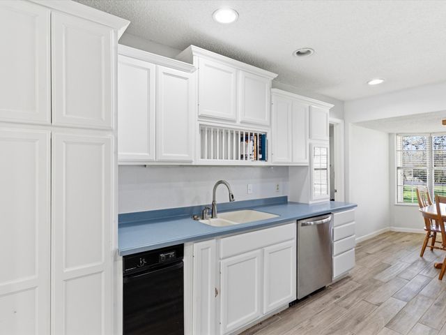 408 Canyon Trail Road, Weatherford, TX 76087