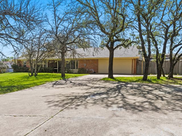 408 Canyon Trail Road, Weatherford, TX 76087