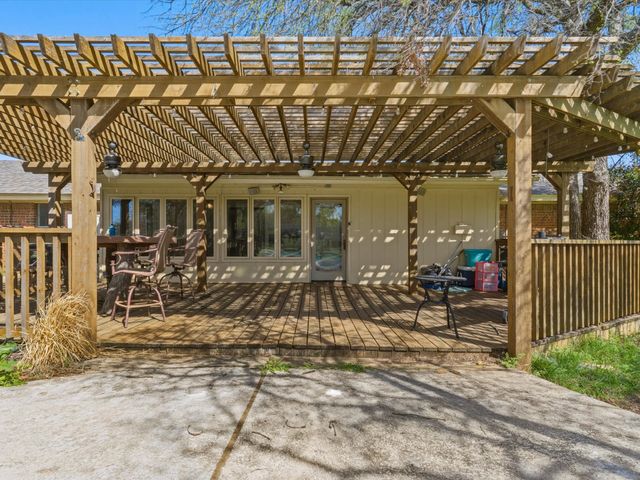 408 Canyon Trail Road, Weatherford, TX 76087