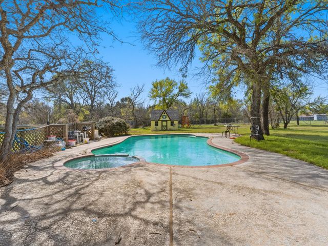 408 Canyon Trail Road, Weatherford, TX 76087