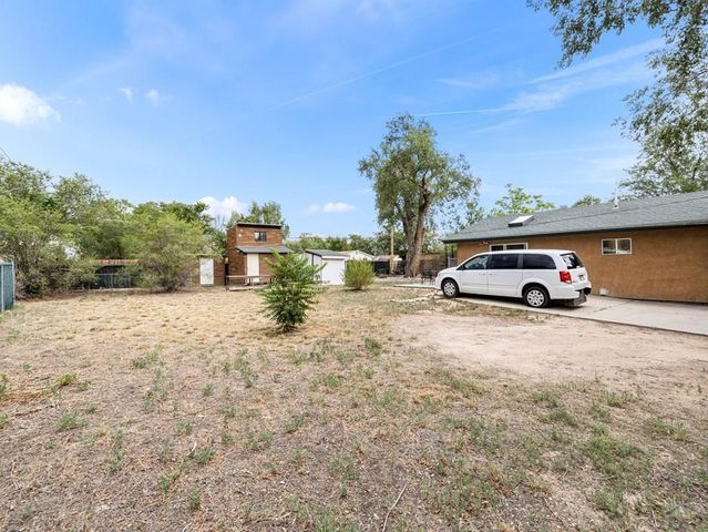 1423 E River St, Pueblo, CO 81001