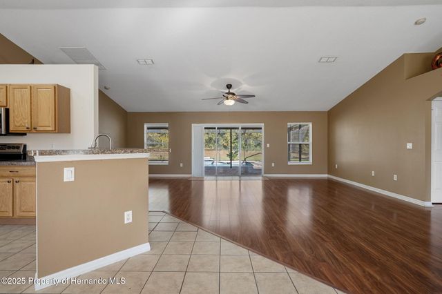 12108 Harris Hawk Road, Weeki Wachee, FL 34614