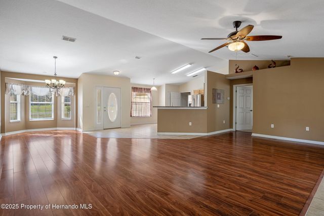 12108 Harris Hawk Road, Weeki Wachee, FL 34614