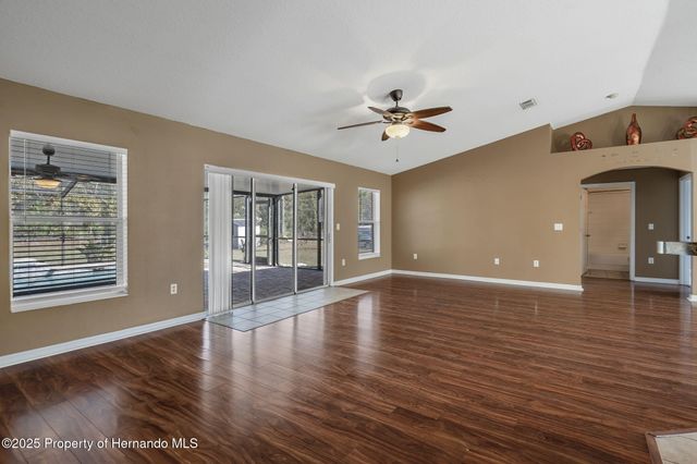 12108 Harris Hawk Road, Weeki Wachee, FL 34614