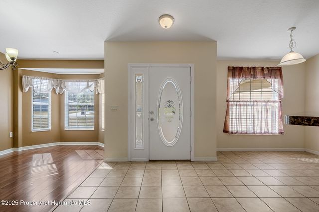 12108 Harris Hawk Road, Weeki Wachee, FL 34614