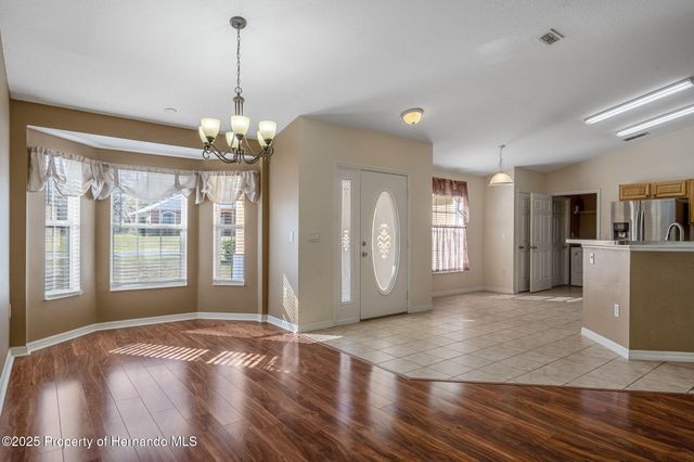 12108 Harris Hawk Road, Weeki Wachee, FL 34614