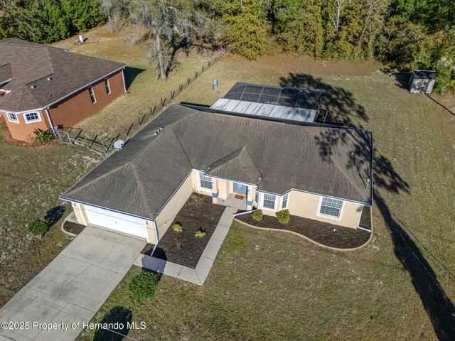 12108 Harris Hawk Road, Weeki Wachee, FL 34614