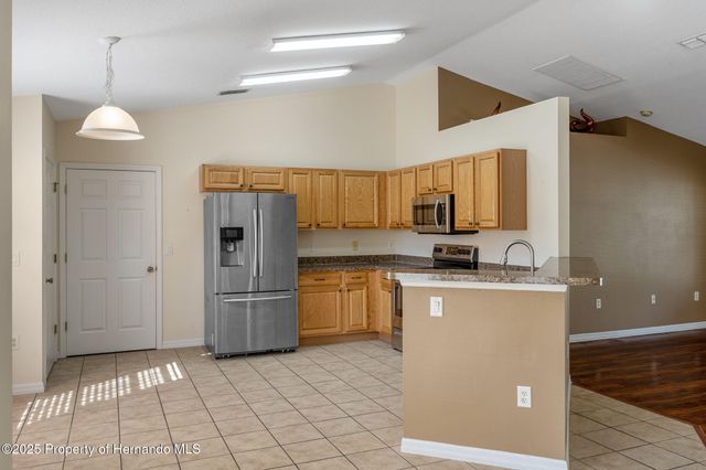 12108 Harris Hawk Road, Weeki Wachee, FL 34614