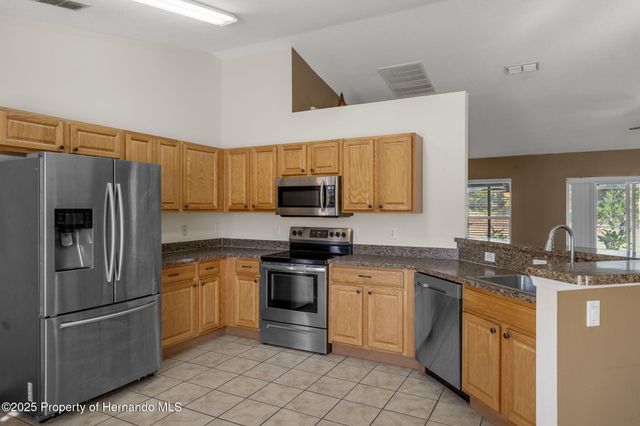 12108 Harris Hawk Road, Weeki Wachee, FL 34614