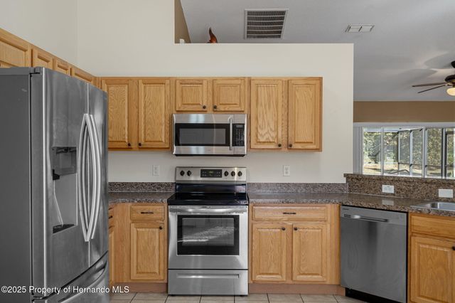 12108 Harris Hawk Road, Weeki Wachee, FL 34614