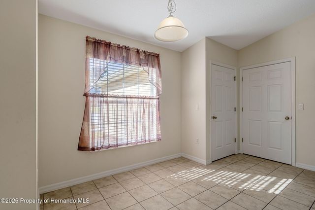 12108 Harris Hawk Road, Weeki Wachee, FL 34614