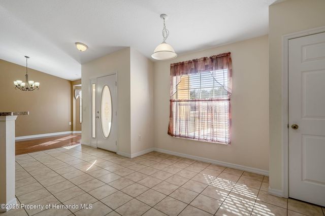 12108 Harris Hawk Road, Weeki Wachee, FL 34614