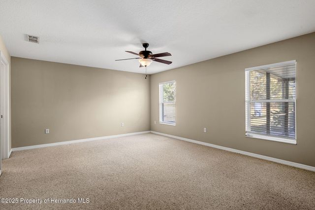 12108 Harris Hawk Road, Weeki Wachee, FL 34614