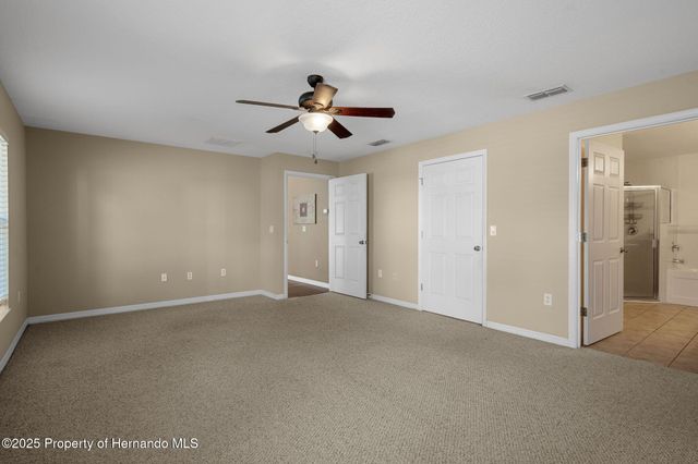 12108 Harris Hawk Road, Weeki Wachee, FL 34614