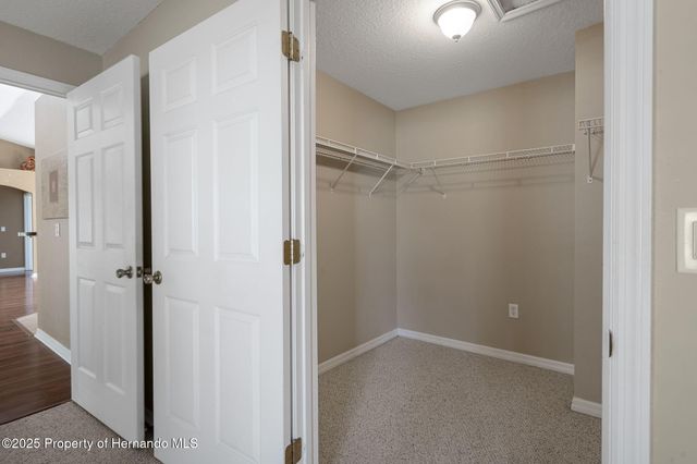 12108 Harris Hawk Road, Weeki Wachee, FL 34614