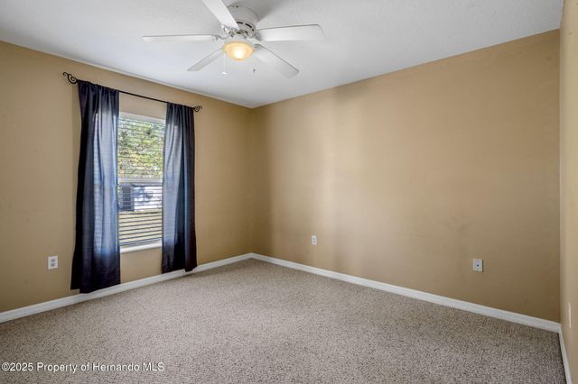 12108 Harris Hawk Road, Weeki Wachee, FL 34614