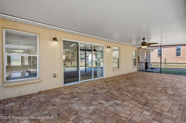 12108 Harris Hawk Road, Weeki Wachee, FL 34614