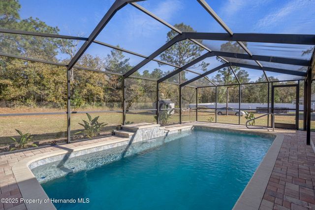 12108 Harris Hawk Road, Weeki Wachee, FL 34614