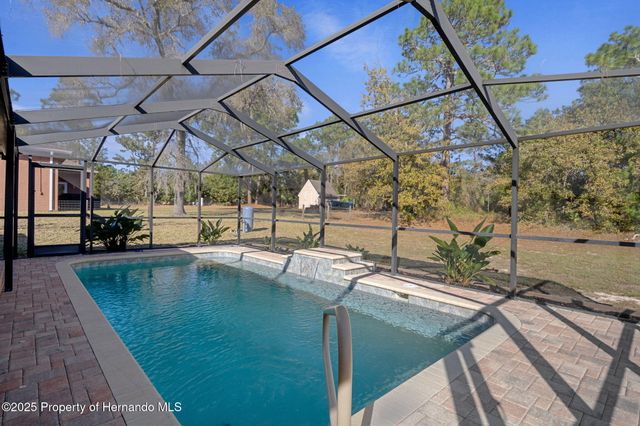 12108 Harris Hawk Road, Weeki Wachee, FL 34614