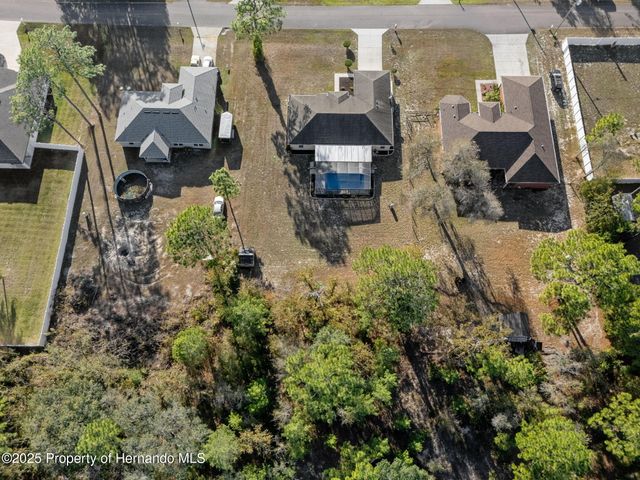 12108 Harris Hawk Road, Weeki Wachee, FL 34614