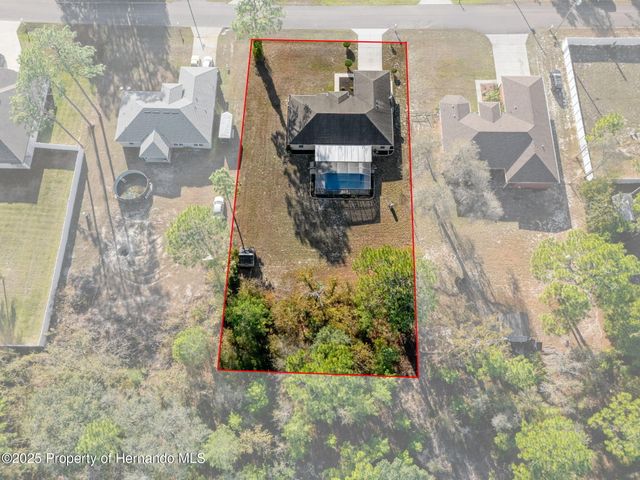 12108 Harris Hawk Road, Weeki Wachee, FL 34614