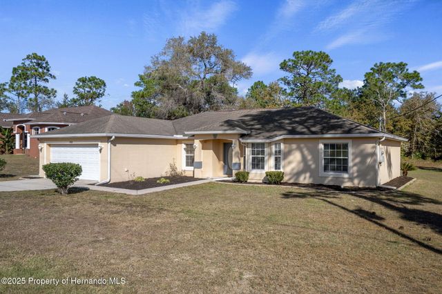 12108 Harris Hawk Road, Weeki Wachee, FL 34614