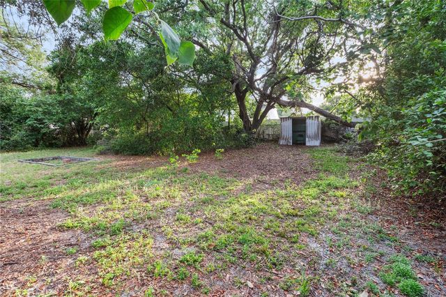 8706 EDNAM PLACE, Tampa, FL 33604