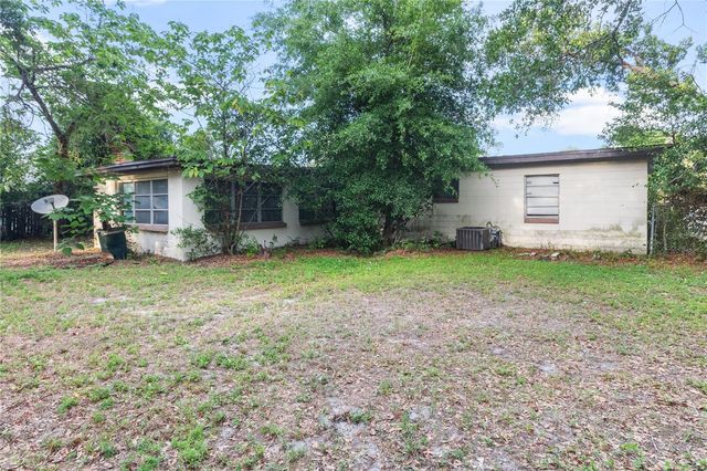 8706 EDNAM PLACE, Tampa, FL 33604