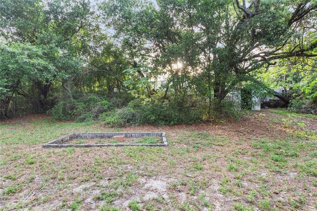 8706 EDNAM PLACE, Tampa, FL 33604