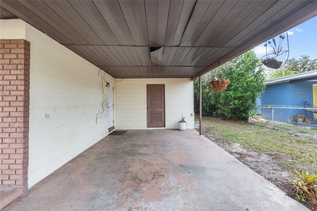 8706 EDNAM PLACE, Tampa, FL 33604