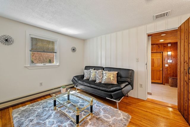 15 Lockwood Ln, Topsfield, MA 01983