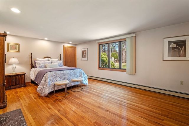 15 Lockwood Ln, Topsfield, MA 01983
