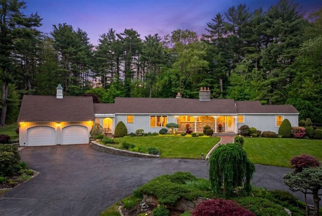 15 Lockwood Ln, Topsfield, MA 01983