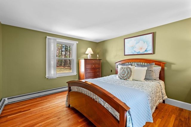 15 Lockwood Ln, Topsfield, MA 01983