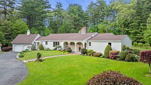 15 Lockwood Ln, Topsfield, MA 01983
