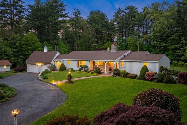 15 Lockwood Ln, Topsfield, MA 01983
