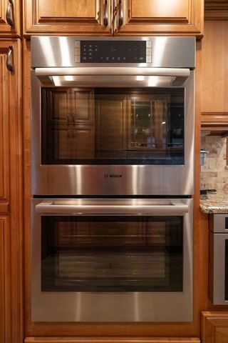 15 Lockwood Ln, Topsfield, MA 01983
