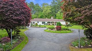 15 Lockwood Ln, Topsfield, MA 01983