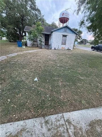 600 E Merriman St, Taft, TX 78387