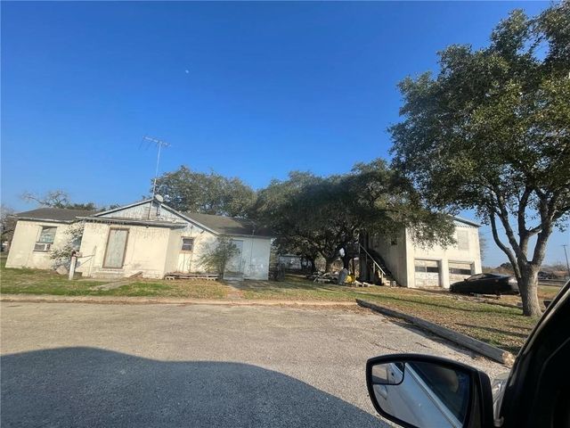 600 E Merriman St, Taft, TX 78387