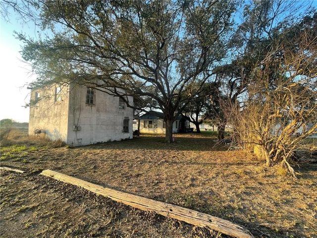 600 E Merriman St, Taft, TX 78387