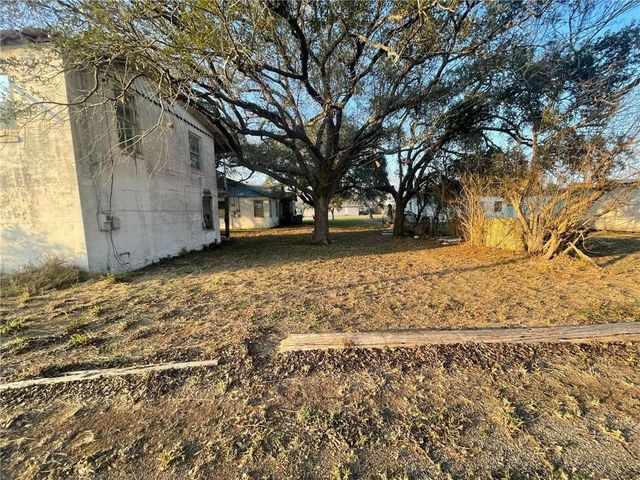 600 E Merriman St, Taft, TX 78387