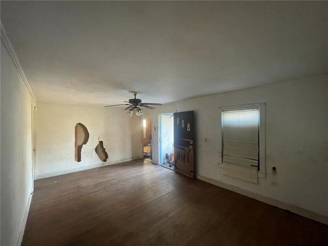 600 E Merriman St, Taft, TX 78387